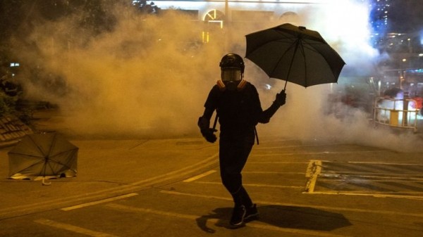 Hong Kong: Boy shot as protesters ignore face mask ban on another night of violence
Hong Kong: Boy shot as protesters ignore face mask ban on another night of violence