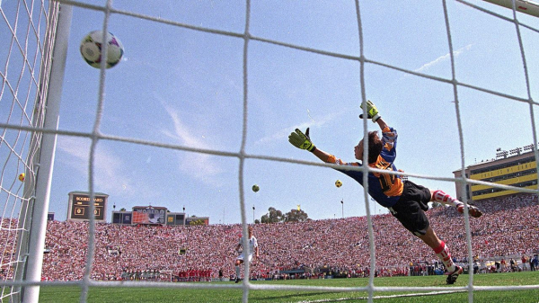 
      Women&rsquo;s World Cup: Capturing Brandi Chastain&rsquo;s iconic penalty
    