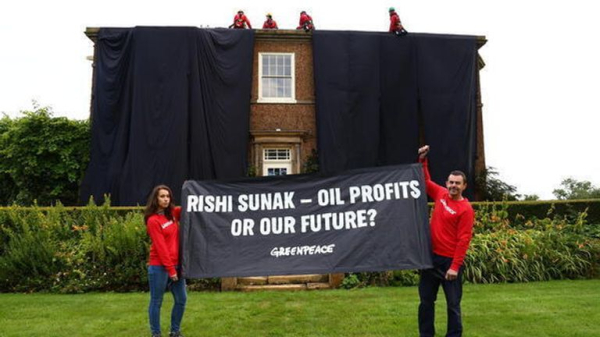 Five arrested after Greenpeace activists climb on to roof of Rishi Sunak's North Yorkshire home Five arrested after Greenpeace activists climb on to roof of Rishi Sunak's North Yorkshire home