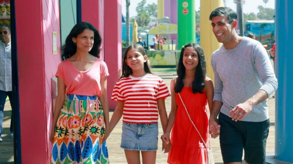 Rishi Sunak strolls along sun-soaked California pier with his family in holiday photos Rishi Sunak strolls along sun-soaked California pier with his family in holiday photos