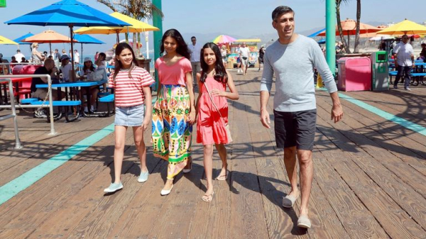 Rishi Sunak strolls along sun-soaked California pier with his family in holiday photos Rishi Sunak strolls along sun-soaked California pier with his family in holiday photos